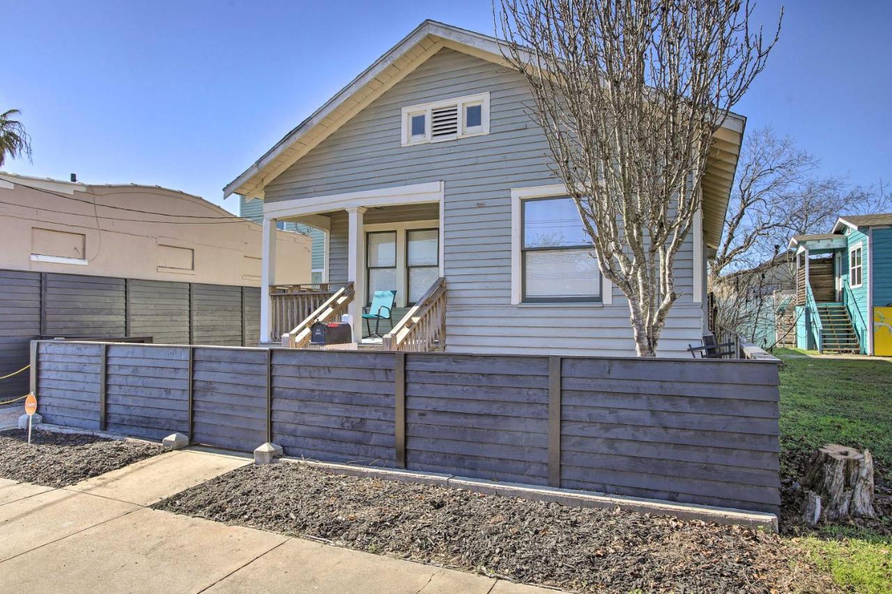 Cozy Beach Bungalow Near Galveston Seawall And Pier Dış mekan fotoğraf