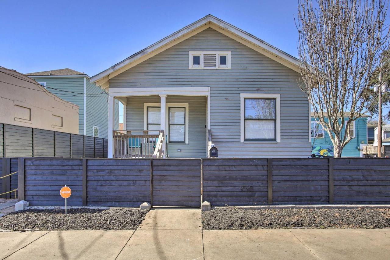 Cozy Beach Bungalow Near Galveston Seawall And Pier Dış mekan fotoğraf